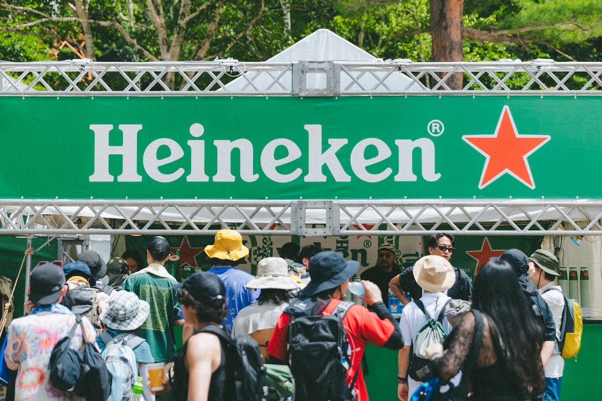 486A3331 25年目の苗場を彩った一杯！Heineken×＜FUJI ROCK FESTIVAL '24＞コラボファッションスナップをお届け！ #fujirock