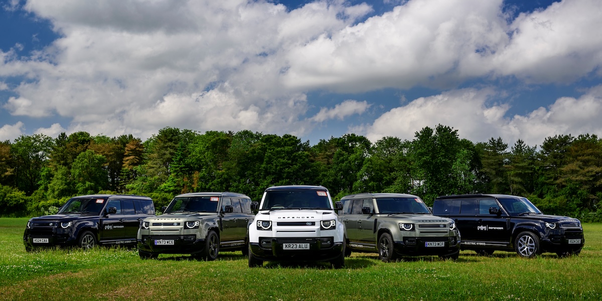 002_DEFENDER_GLASTONBURY-2 ディフェンダーがフジロック初参戦！フェスとクルマの関係性を津⽥昌太朗が考察 #fujirock
