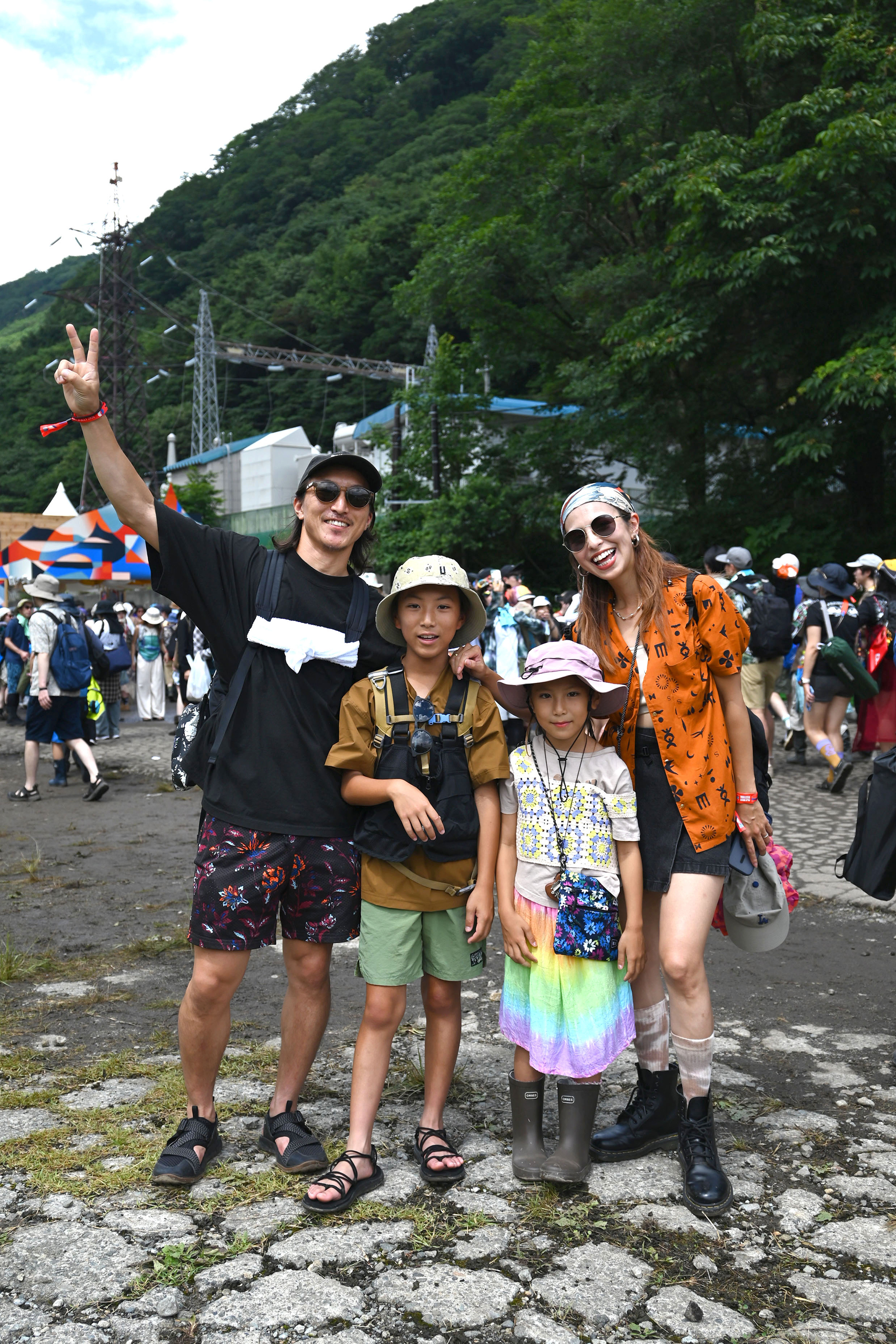 03_DSC_7024 ＜フジロック’26＞雨の苗場で見つけた、23組のシューズ＆フェススタイル